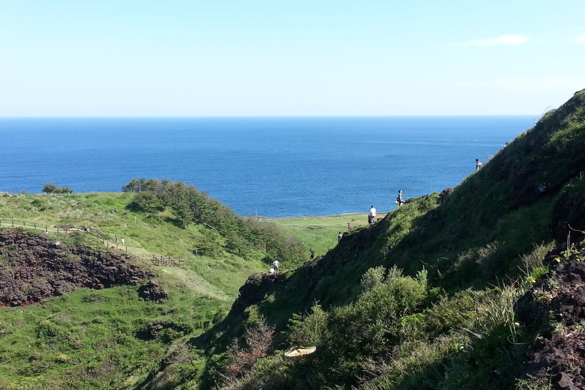 Uma reflexão sobre o chamado ao arrependimento sincero, a purificação do coração e a misericórdia de Deus que restaura.