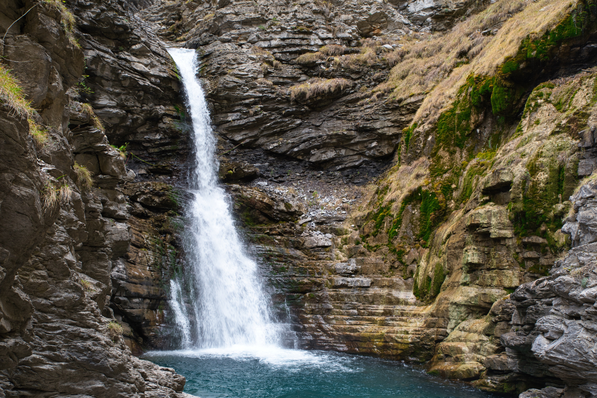 Uma reflexão sobre a verdade divina de que haverá uma clara distinção entre as ações e o caráter daqueles que servem a Deus e os que não.