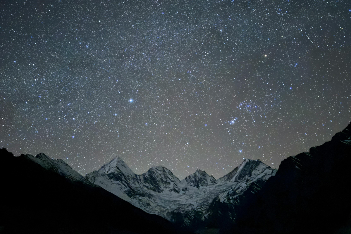 Uma reflexão sobre a humanidade perdida no pecado e o sacrifício de Jesus Cristo para redimi-la.